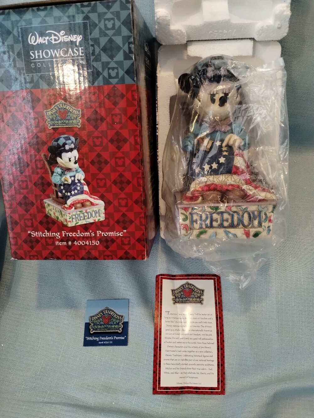 2005 Jim Shore Disney Showcase Minnie Mouse Stitching Freedom's Promise Figurine